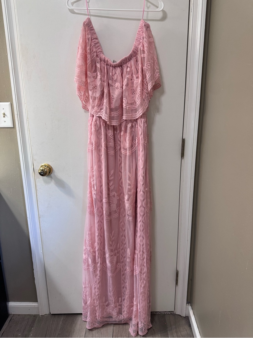 Dress Day Pink Lace Off-Shoulder Maxi Dress